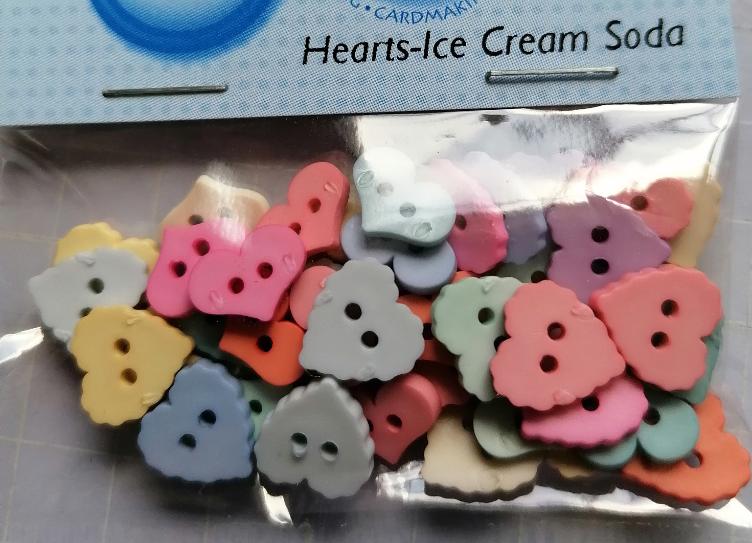 Dress It Up, Hearts-Ice Cream Soda (Mix aus verschieden grossen Knöpfen) 35 Stk.