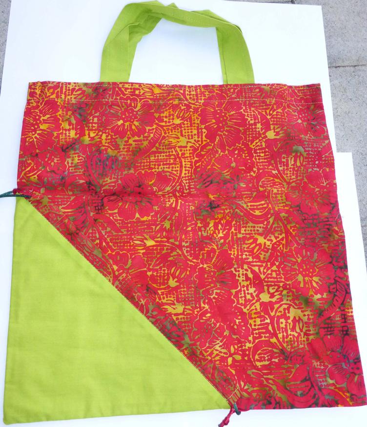 Einkaufstaschen Herz, 100 % Baumwolle, leuchtgrünes Dreieck / gelb, olive, grüner Batik mit rotem Blumendruck