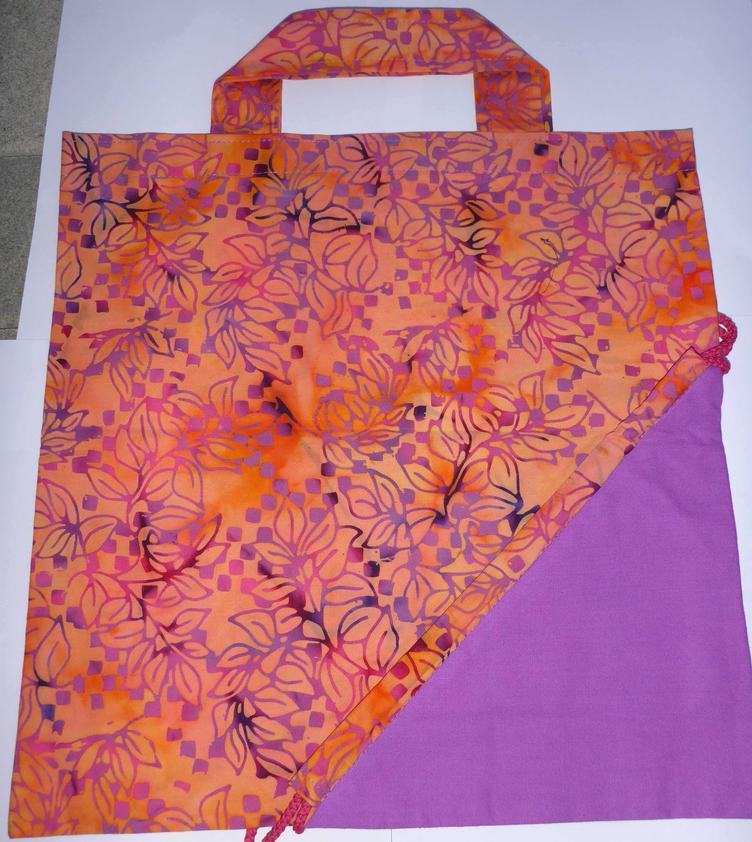 Einkaufstaschen Herz, 100 % Baumwolle, violetem Dreieck / hell-, mittel- und dunkeloranger Batik mit hell- und dunkelvioleten Blätterdruck